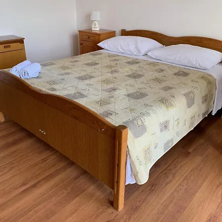 公寓 Jurin House 普利莫顿